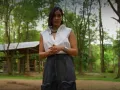 A medida que nos acercamos al final de Abandonados, la presencia de Paola permanece con nosotros. Nos hemos quedado con un repertorio de looks que reflejan no solo la moda asiática, sino también su personalidad y estilo.