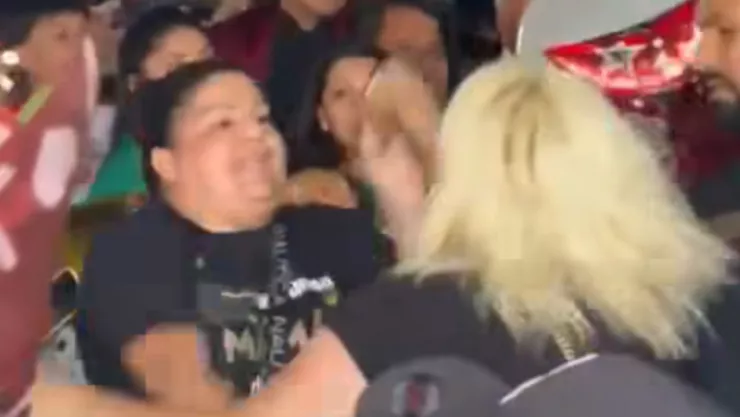 Pelea entre madres interrumpe ceremonia de graduación en secundaria de Tijuana