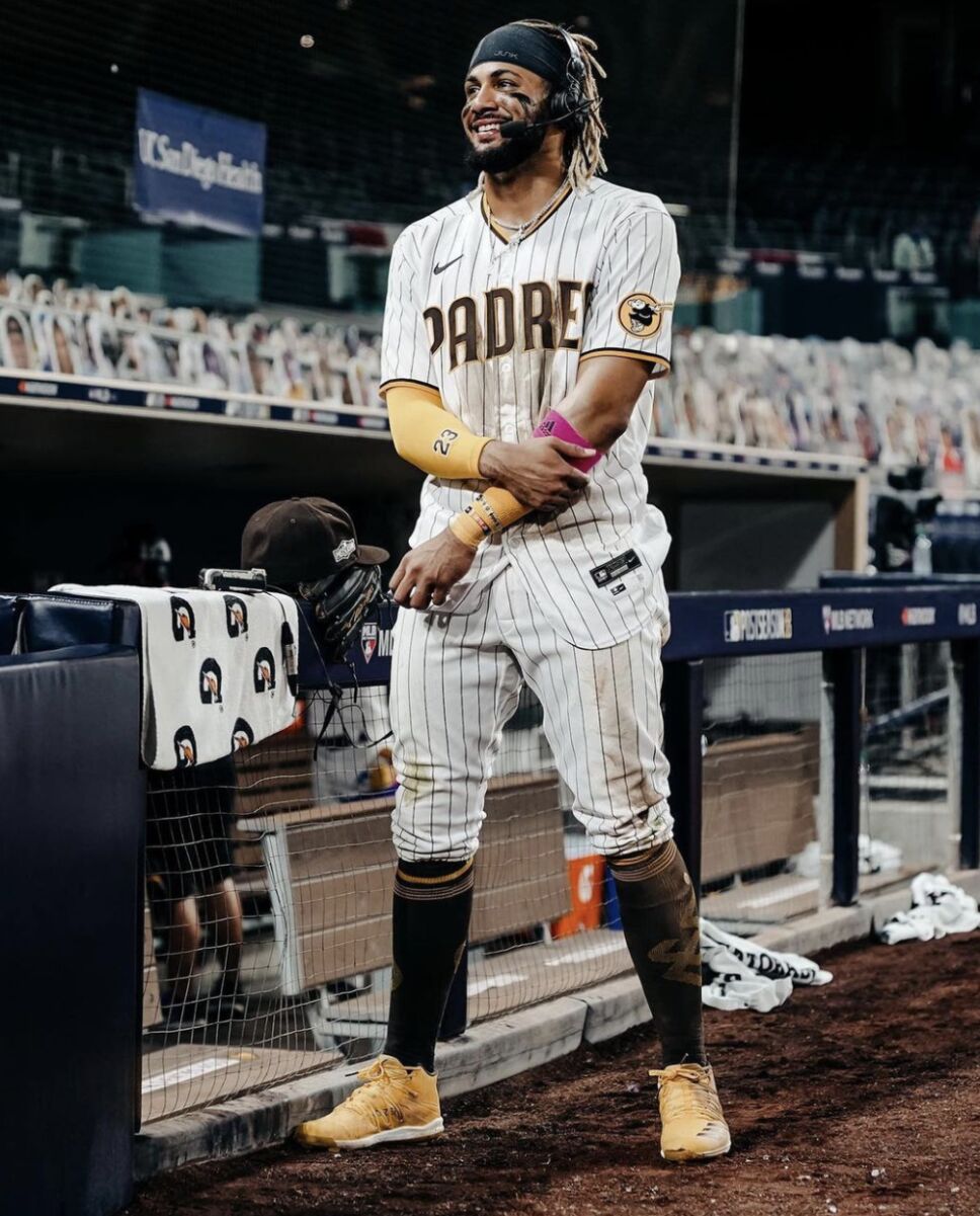 FERNANDO TATIS PADRES BEISBALL