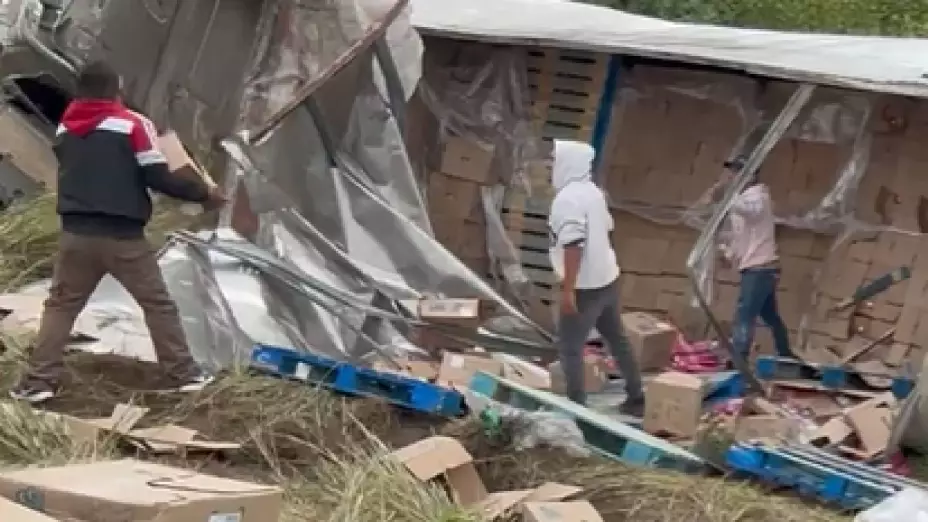 volcadura tráiler Celaya Comonfort hoy