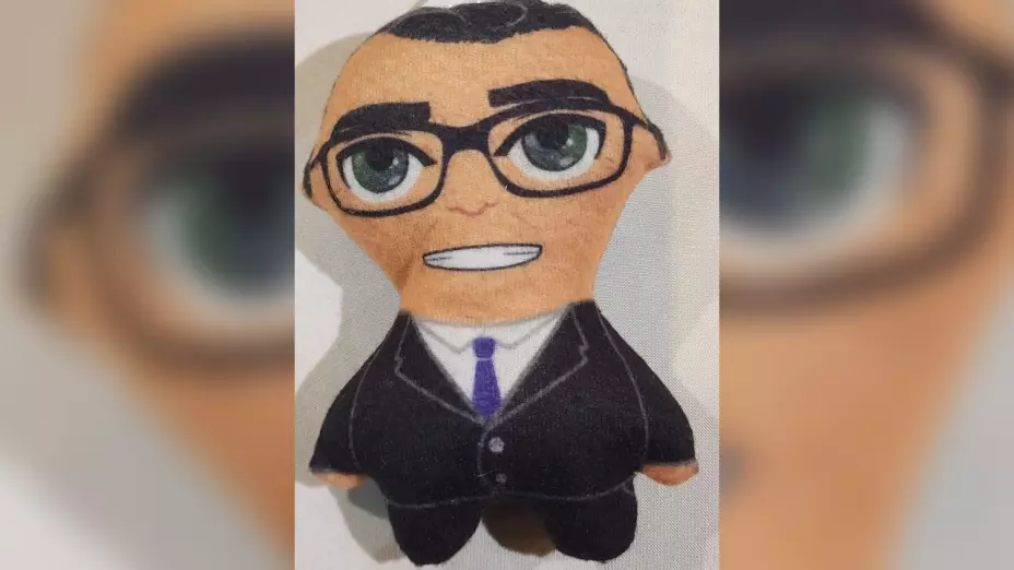 Simpatizantes lanzan los Marcelitos en apoyo a canciller Ebrard