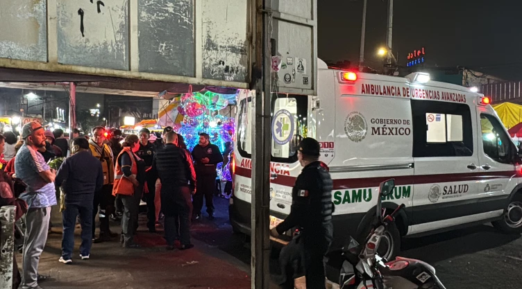 lanzan-gasolina-e-incendian-hombre-interior-del-mercado-jamaica