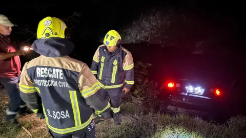 Auto encontrado en barranca Totimehuacán: no hallan al conductor