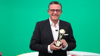 Benjamín Salinas entregó un especial reconocimiento a Jorge Garralda por estos 30 años de A Quien Corresponda