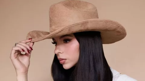 ¿Por qué Angela Aguilar le hizo un tatuaje a su abuela?