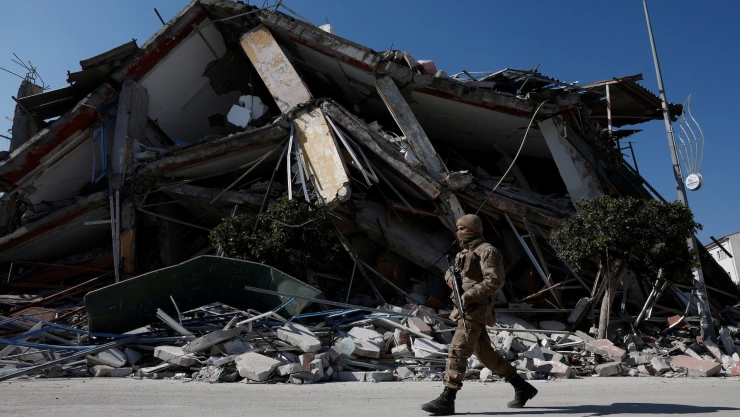 Escombros de terremoto en Turqu&iacute;a