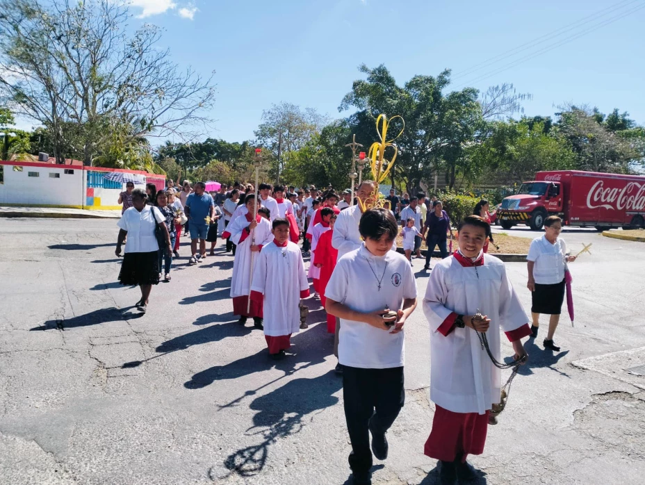 Así se vivió el Domingo de Ramos 2025 en Cancún, Playa del Carmen y parroquia san josé.jpg
