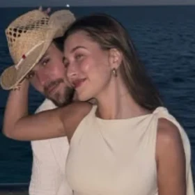 Justin Bieber borra comentario en fotos de Hailey Bieber tras ser criticado