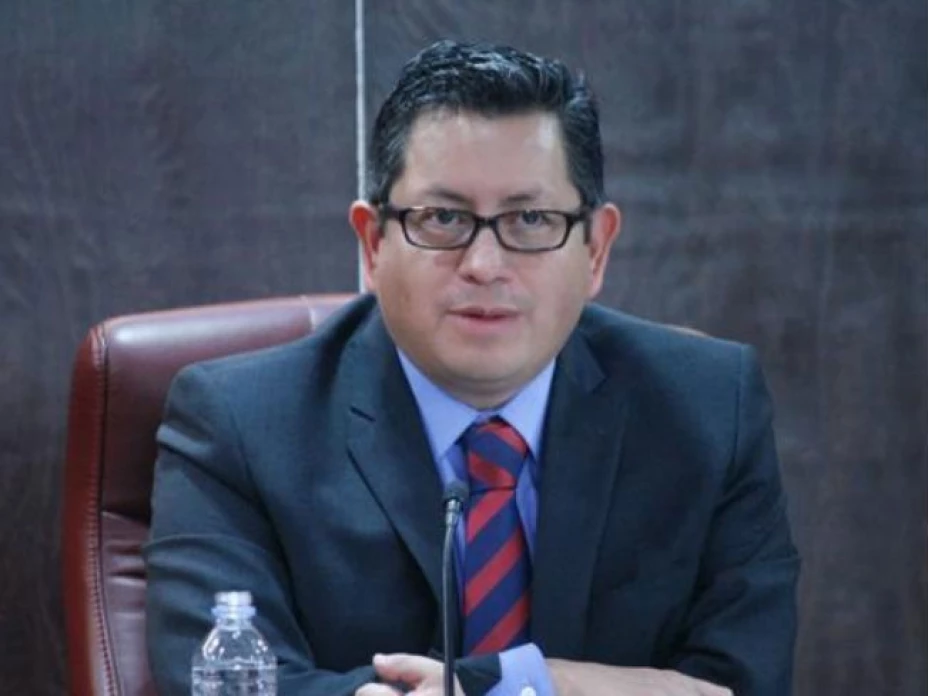 El magistrado presidente Alejandro Delint, consideró que la convocatoria para el magistrado faltante, debería restringirse sólo a mujeres