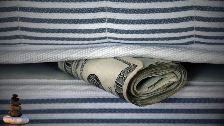 Por este motivo debes atesorar un dólar debajo del colchón, según el Feng Shui.jpg