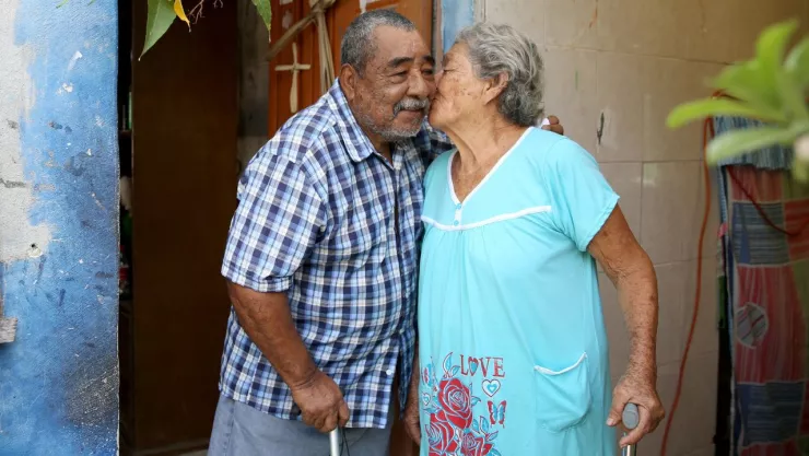 pension-adultos-mayores-reduce-edad-minima-para-tenerla