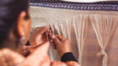 Acusan a marca de apropiación cultural por diseño polémico