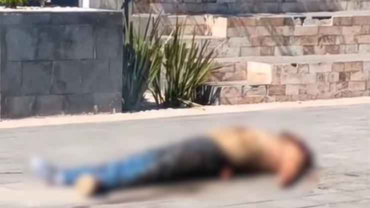 Pobladores linchan a hombre acusado de secuestro.