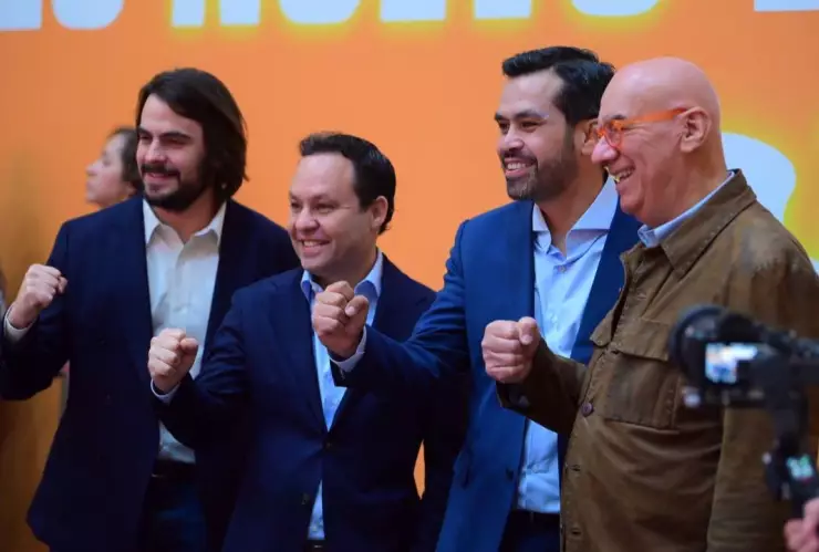 Jorge Máynez pide consulta para clausurar refinería de Cadereyta