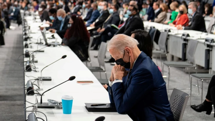 Joe Biden dormido cumbre COP26.jpg