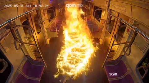 Fiscalía de Seúl publica video del incendio provocado en el metro. Seis personas heridas y un hombre detenido. Ocurrió el 31 de mayo de 2025.