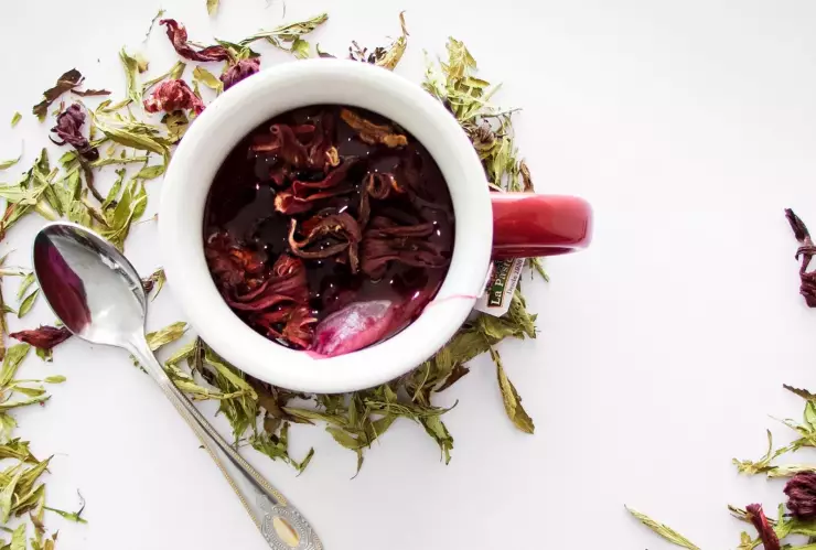 ¿Por qué es bueno para tu salud tomar agua de jamaica?