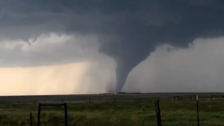 VIDEO Tornado en Chicago toca tierra por aeropuerto O’Hare