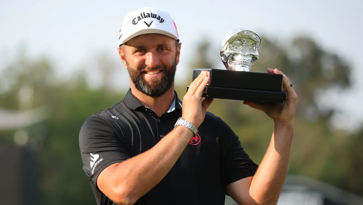 Jon Rahm trofeo campeón LIV Golf Mexico City 2026