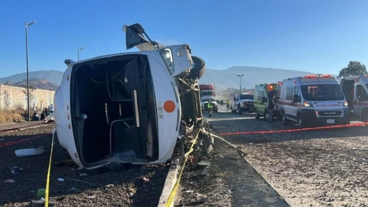 accidente camión de peregrinos autopista méxico - puebla