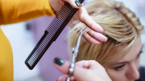 Checa las fechas ideales para cortar el cabello en diciembre