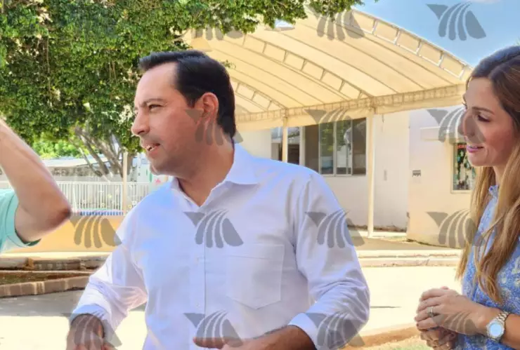 El gobernador con licencia, Mauricio Vila, llegó a la casilla para ejercer su voto en las Elecciones 2024 en Yucatán