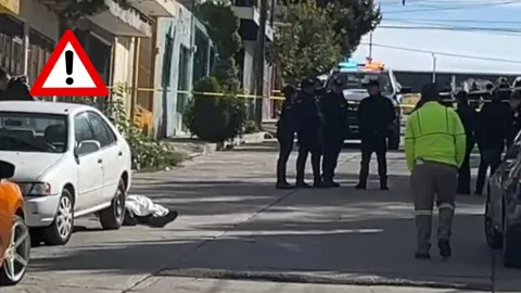 Choca con su bicicleta con auto estacionado y muere al oriente de la ciudad en Aguascalientes