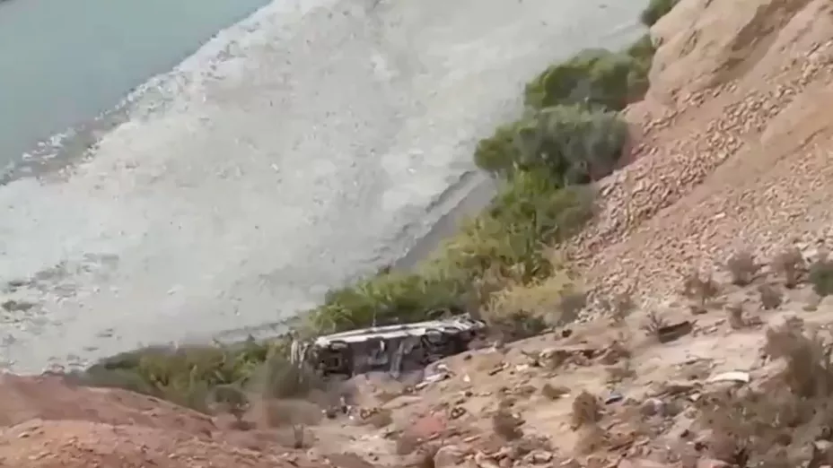FOTO Así quedó el autobús de pasajeros tras el accidente que dejó 37 muertos en Arequipa, Perú