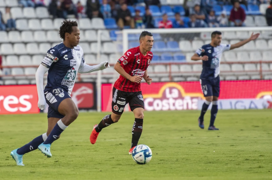 Los dirigidos por Martín Palermo golearon a los Xolos de Tijuana.