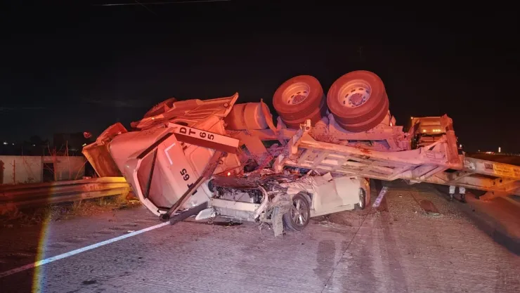 Conductor murió prensado en la autopista Arco Norte hoy; tráiler lo aplastó tras accidente