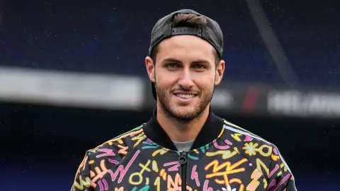 Santiago Giménez reveló que se acercó al Tata Martino para pedirle consejo