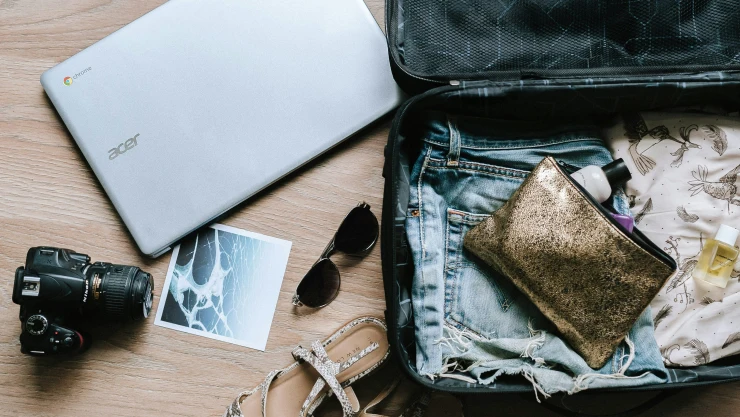 ¿Cómo viajar en avión con líquidos de la manera correcta?