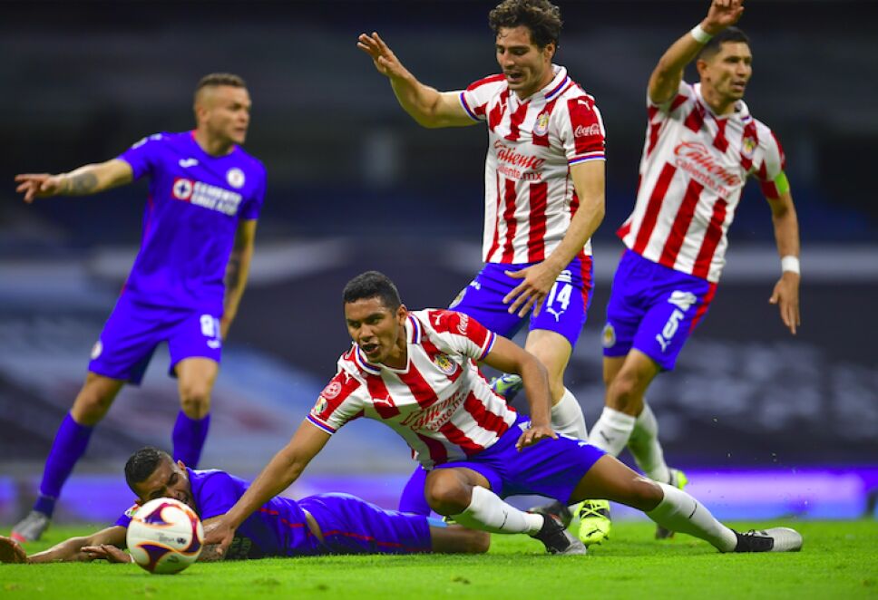 Chivas es derrotado por Cruz Azul .jpg