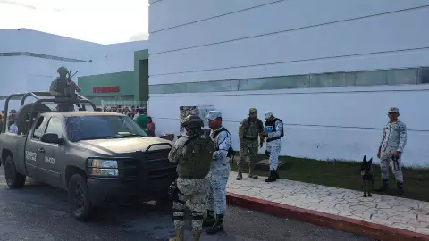 ¡ÚLTIMA HORA! Movilización policiaca tras amenaza de explosivo en Hospital General de Cancún.jpg