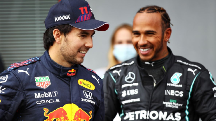 Hamilton muestra su apoyo a Checo Pérez en su lucha con Verstappen