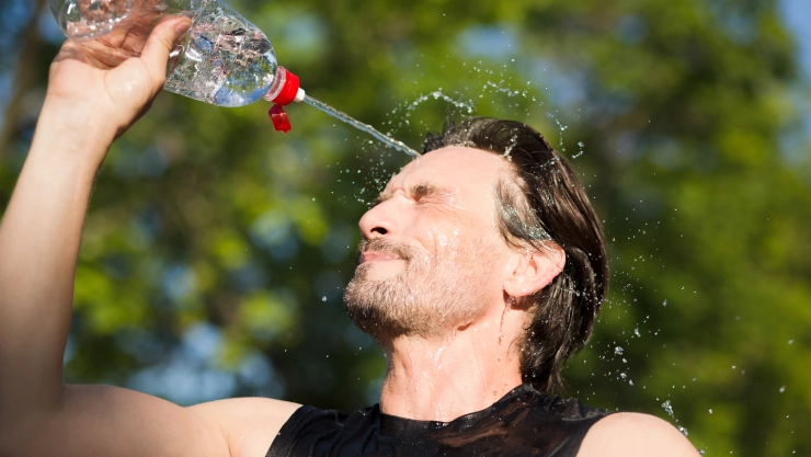 Mejores memes por las olas de calor en México 2024