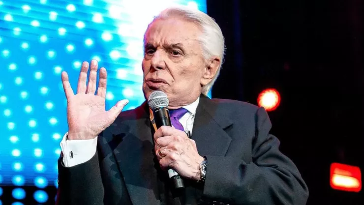 Enrique Guzmán explota ante la noticia de no ser abuelo del hijo de Mayela Laguna.