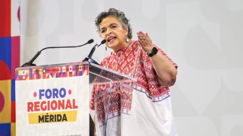 La senadora Beatriz Paredes le respondió a Alejandro Moreno que no tomará alguna decisión antes de ver los resultados de las encuestas.