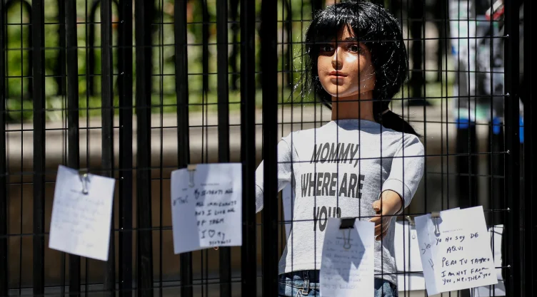 A través del arte protestan contra política migratoria de Trump