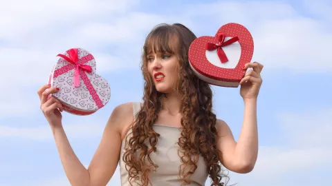 La psicología revela qué significa que a alguien no le guste que le hagan regalos