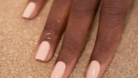 Modelos de uñas para manos morenas
