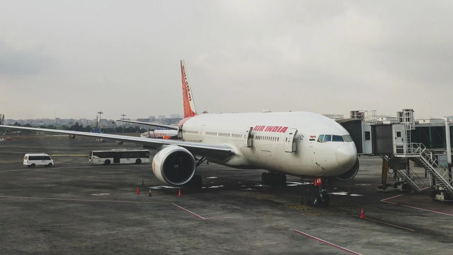Avión de Air India aterriza de emergencia por amenaza de bomba hoy 13 de junio.jpg