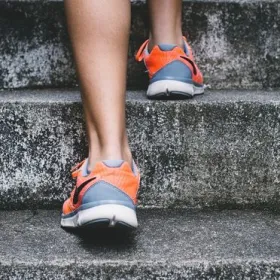 El subir escaleras tiene un impacto directo en tus glúteos Foto Especial
