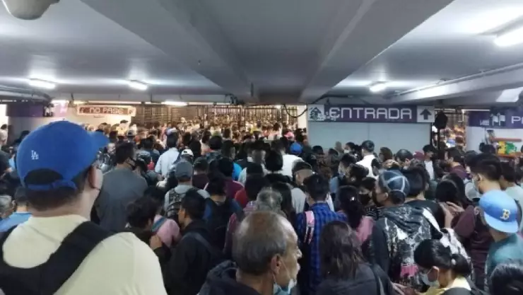 Metro CDMX reporta alta afluencia en Línea A
