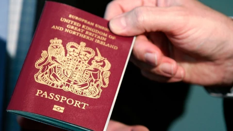 El Reino Unido arranca utilizar el ETA para el ingreso de turistas en 2025