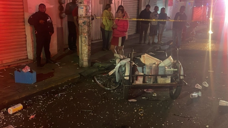 Pareja que vendía café en triciclo en Nezahualcóyotl fue embestida por conductor ebrio