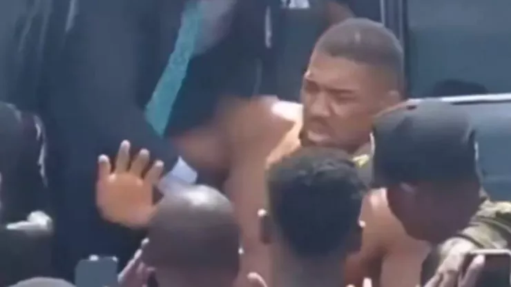 VIDEO | Famoso excampeón de boxeo sufre accidente automovilístico; hay dos muertos