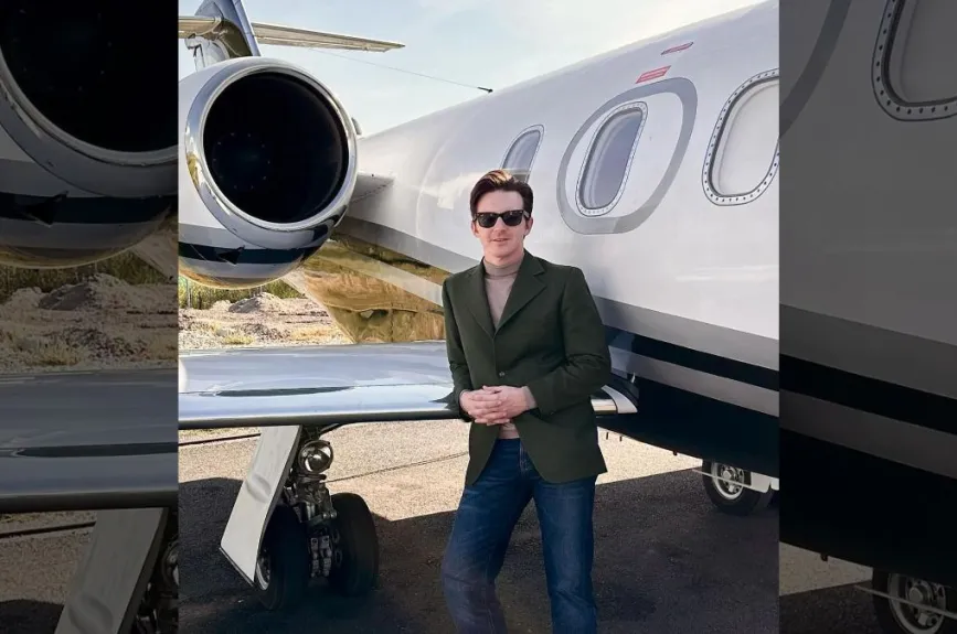 Drake Bell alfombra roja.jpg