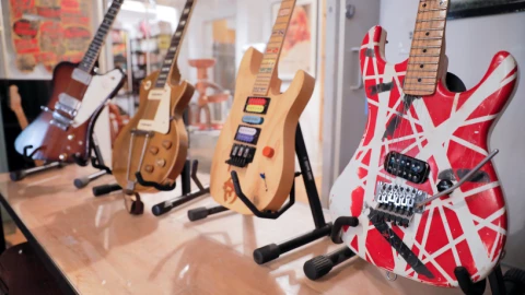 “Un siglo de música” subasta de instrumentos y artículos musicales en Nueva York