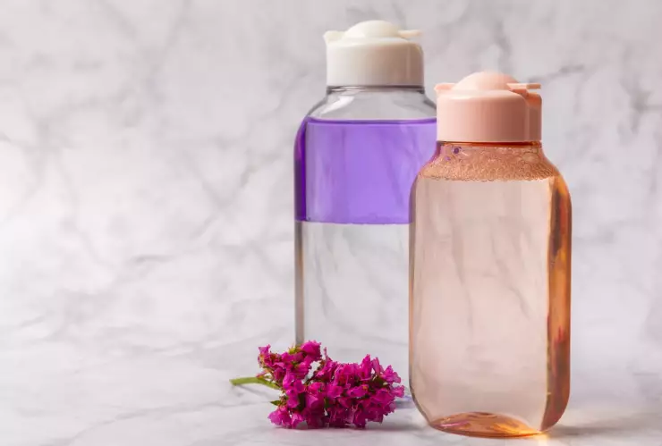 ¿Cómo hacer agua florida para limpiar tu energía? Sigue los pasos.